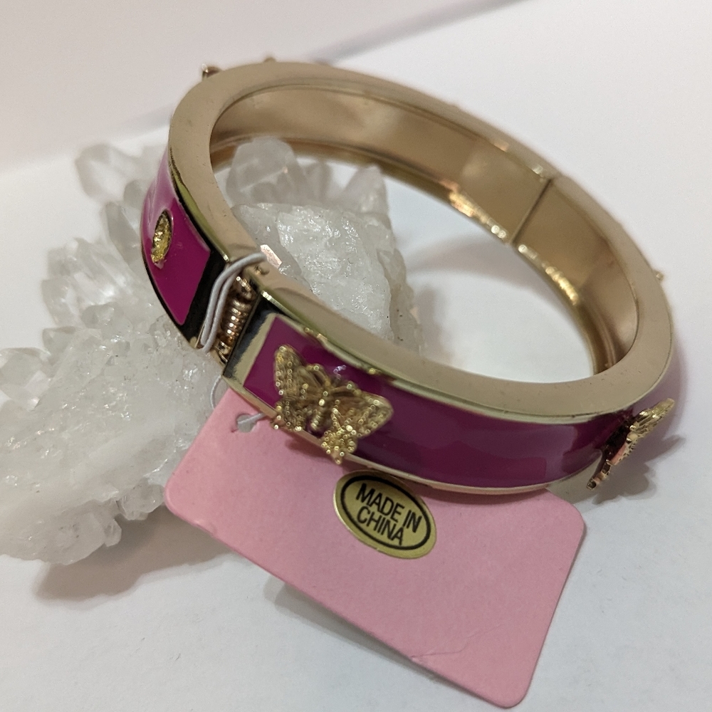 Butterfly Hinge Bangle - Picture 4 of 8